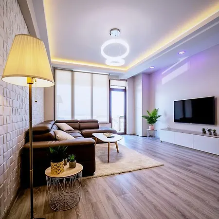 Penthouse Chic By Landev