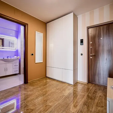 Penthouse Chic By Landev Apartment Brasov